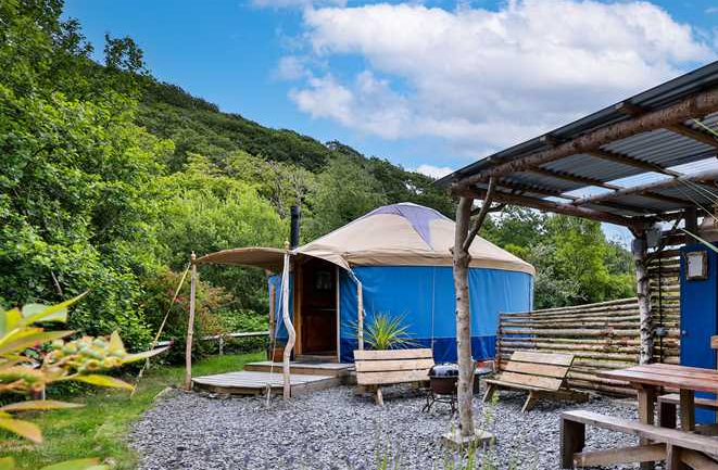 Nyth Robin – Glamping & Touring Pitches