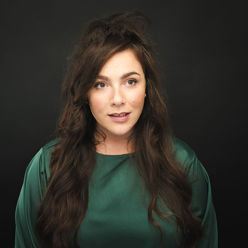 Photo of Anna Thomas