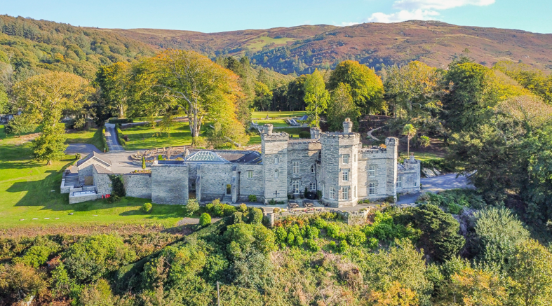 Glandyfi Castle