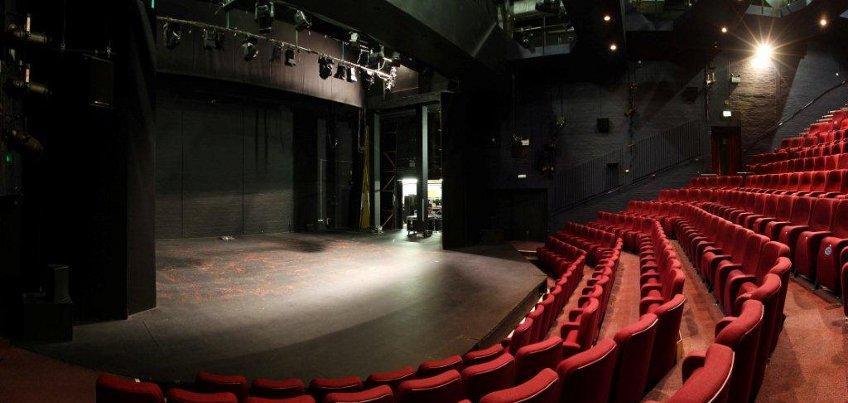 Aberystwyth Arts Centre – Theatre